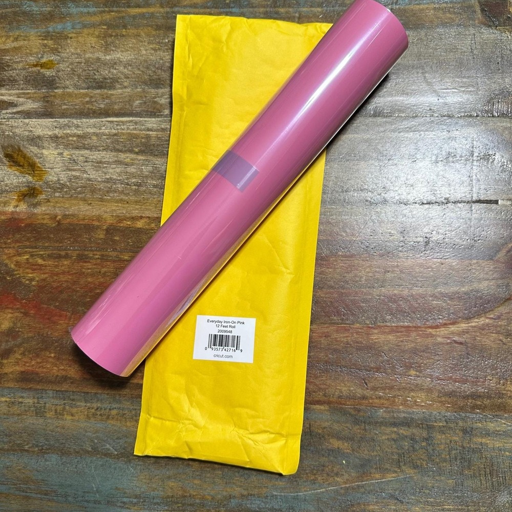 Cricut Everyday Iron-On Pink 12 Feet Roll Heat Transfer Vinyl HTV 2009548